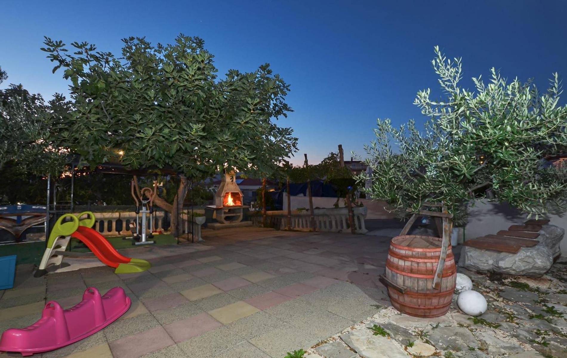 Apartments Santo Trogir - Okrug Gornji Luaran gambar